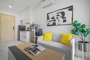 Living area - Soreli by Kozystay - TB Simatupang (Jakarta)