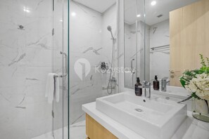 Apartment, 1 Schlafzimmer, Stadtblick | Badezimmer | Kostenlose Toilettenartikel, Haartrockner, Bidet, Handtücher