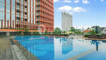 Kolam renang outdoor