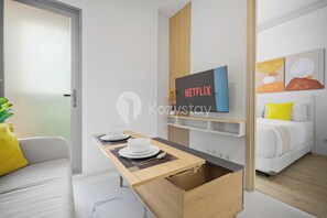 Dining room - Soreli by Kozystay - TB Simatupang (Jakarta)