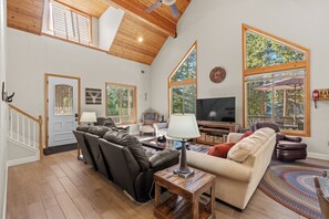 TV, fireplace, DVD player