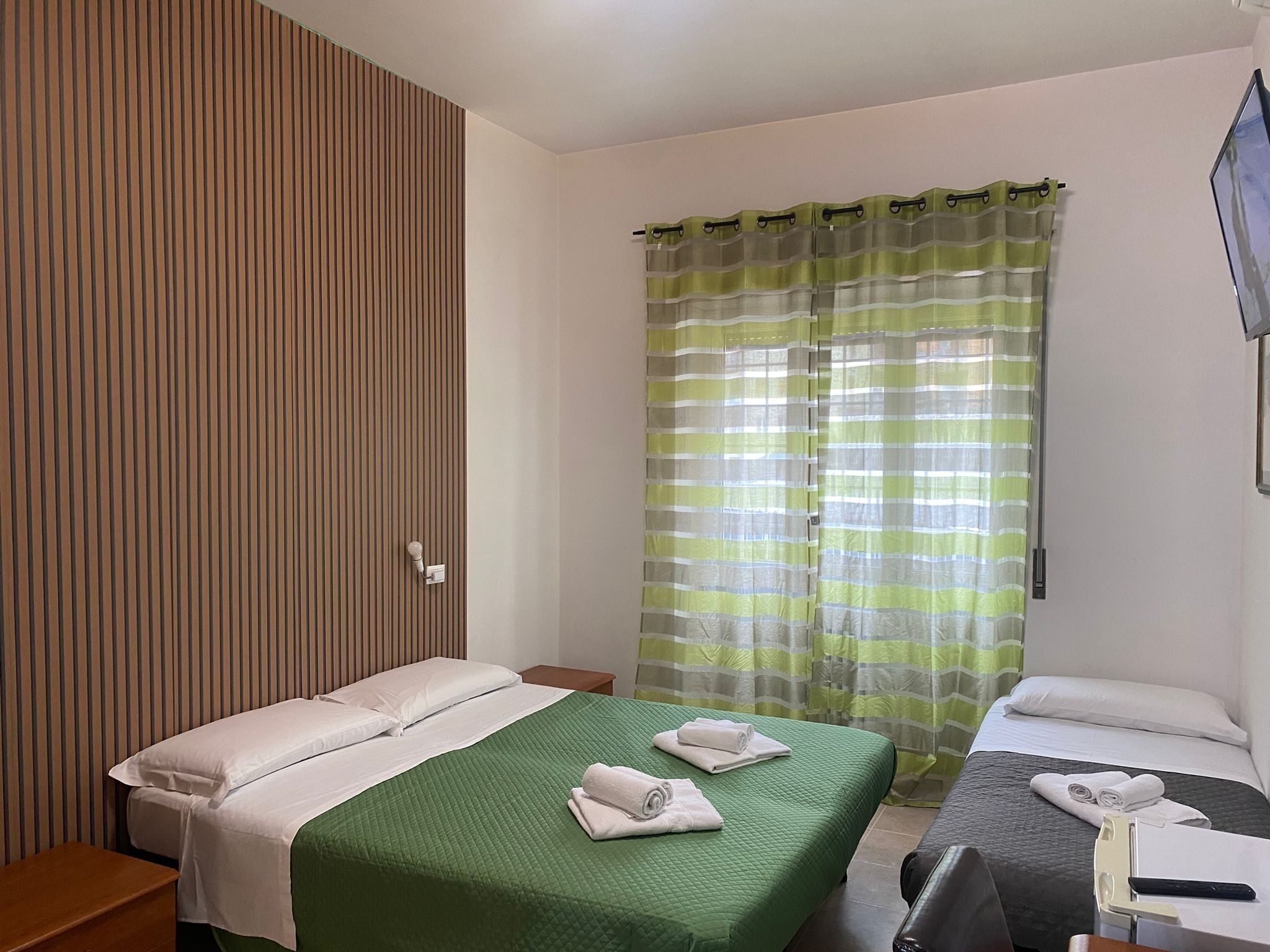 4 Schlafzimmer, Bügeleisen/Bügelbrett, WLAN, Bettwäsche