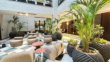 Sala de estar en el lobby