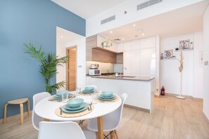 1 bedroom - Airy 1-bedroom Apartment Coastal-style in Dubai Marina (Dubai)