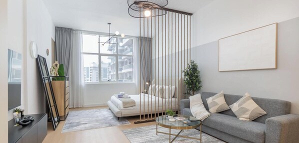 Studio - Amazing Studio Apartment in Frankfurt Sports City (Dubai)