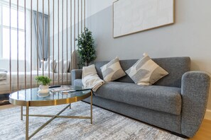 House - Amazing Studio Apartment in Frankfurt Sports City (Dubai)
