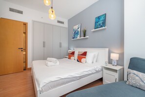 Apartment - Spacious 3BR Marina Stay With City Views (Dubai)