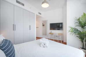 Apartment | 3 bedrooms - Spacious 3BR Marina Stay With City Views (Dubai)