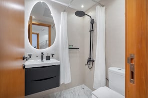 Apartment - Spacious 3BR Marina Stay With City Views (Dubai)