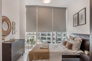Apartment - Amazing 1-bedroom Apartment for 4 With Rooftop Pool-dubai Marina (Dubai)