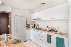 1 bedroom - Amazing 1-bedroom Apartment for 4 With Rooftop Pool-dubai Marina (Dubai)