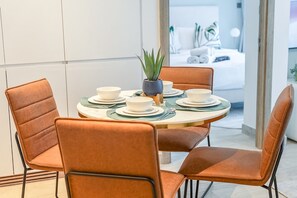 Apartment | 1 bedroom - Glamorous 1BR Apartment - Steps From the Beach (Dubai)