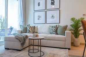 Apartment | 1 bedroom - Glamorous 1BR Apartment - Steps From the Beach (Dubai)