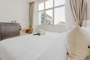 Room - Cozy Studio Apartment at Frankfurt Tower in Sports City (Dubai)