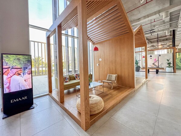 Apartment - Soothing Studio Apartment in Collective Tower at Dubai Hills (Dubai)