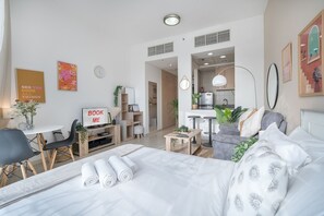 Studio - Trendy Studio With Fitted Kitchen in Discovery Gardens (Dubai)