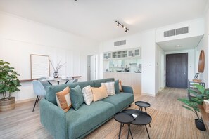 Apartment | 2 bedrooms - Warm 2-bedrooms With Modern Kitchen Interior in The Greens (Dubai)