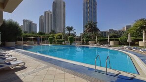 Apartment | 2 bedrooms - Warm 2-bedrooms With Modern Kitchen Interior in The Greens (Dubai)