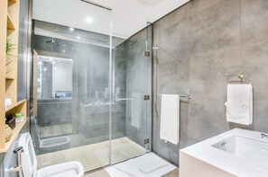 House - Modern Studio Apartment for 4 at Sadaf 8 Near The Walk at JBR (Dubai)