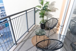 Apartment - Beachside 1BR in Port De La Mer - Sleeps 2 (Dubai)