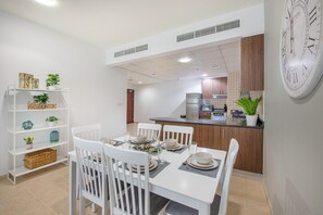 1 bedroom - Spacious 1-bedroom at Elite Tower in Dubai Marina Near to to Beach (Dubai)