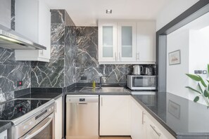 2 bedrooms - Great 2BR Apartment Near JBR Beach (Dubai)