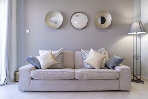 Apartment | 1 bedroom - Stunning 1-bedroom Apartment With Marina Views (Dubai)