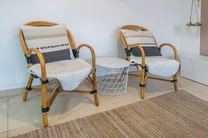 Apartment | 2 bedrooms - Chic 2BR Retreat With Stunning Views in JBR (Dubai)