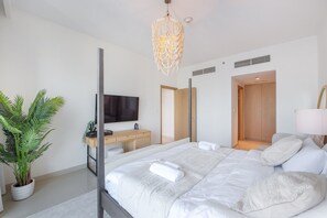 3 bedrooms - Stylish Cozy 3-bedroom Apartment With Harbour Views in Dubai Creek Harbour (Dubai)