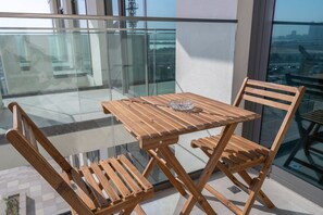 Room - Wonderful Studio Apartment With Balcony at Farhad Azizi (Dubai)