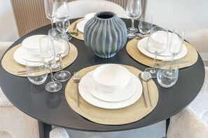 House - Trendy 1-bedroom Apartment for 4 in Business Bay (Dubai)