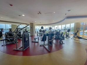 3 bedrooms - Serene 3-bedroom With Waterfront Marina Views in Palm Jumeirah (Dubai)