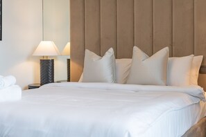 Apartment | 3 bedrooms - Luxurious 3-bedroom Apartment in Downtown Near Burj Khalifa in Dubai Mall (Dubai)