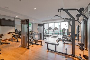 3 bedrooms - Luxurious 3-bedroom Apartment in Downtown Near Burj Khalifa in Dubai Mall (Dubai)