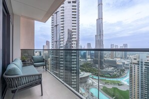 Apartment | 3 bedrooms - Luxurious 3-bedroom Apartment in Downtown Near Burj Khalifa in Dubai Mall (Dubai)