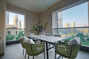 Apartment | 2 bedrooms - Luxurious 2-bedroom Escape With Burj Khalifa Views at Act One in Downtown Dubai (Dubai)