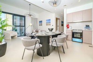2 bedrooms - Luxurious 2-bedroom Escape With Burj Khalifa Views at Act One in Downtown Dubai (Dubai)