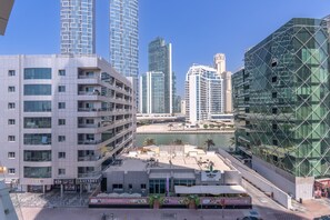 4 bedrooms - Amazing 4-bedroom Apartment Perfect for Families in Dubai Marina (Dubai)
