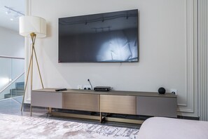 Apartment | 3 bedrooms - Elegant 3-bedrooms in Dubai Marina With Stunning Views (Dubai)