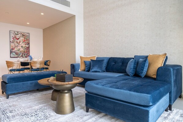 2 bedrooms - Beautiful 2-br Flat in Downtown Luxury City Living at Its Best (Dubai)