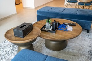 2 bedrooms - Beautiful 2-br Flat in Downtown Luxury City Living at Its Best (Dubai)