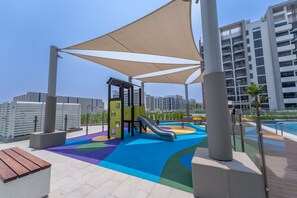 Room - Vibrant Studio at Azizi Riviera in Maydan One Near Burj Khalifa (Dubai)