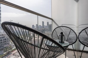 House - Awesome Studio at Park View Tower in JVC With Skyline Views (Dubai)
