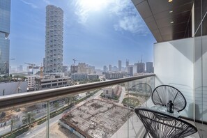 Studio - Awesome Studio at Park View Tower in JVC With Skyline Views (Dubai)