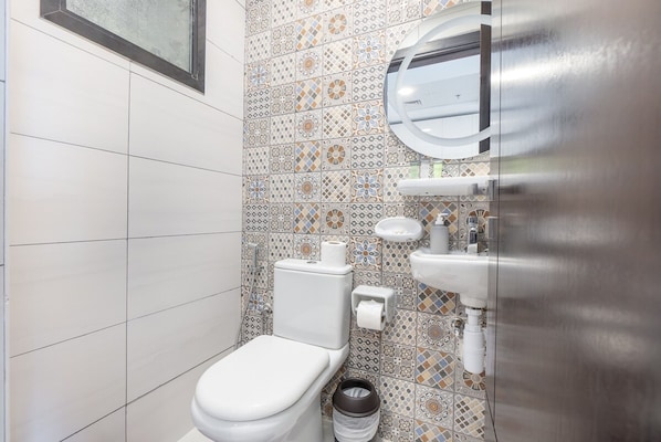 Apartment | 2 bedrooms, Internet - Breathtaking 2BR Apartment in Jebel Ali Village (Dubai)