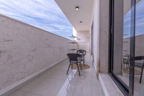Apartment | 2 bedrooms, Internet - Breathtaking 2BR Apartment in Jebel Ali Village (Dubai)
