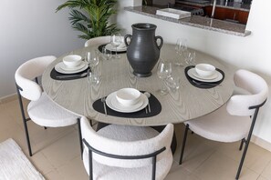 House - Lovely 1-bedroom Apartment Perfect for 4 in JLT (Dubai)