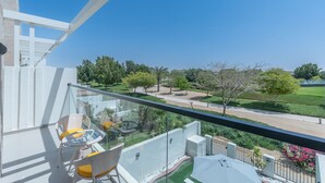 Unclassified image, 4 of 97, button - Cozy Stylish 3-bedroom Villa at Damac Hills With Golf Course View (Dubai)