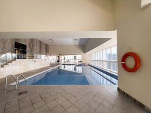 Apartment | 3 bedrooms - Spacious 3-bedroom With Comfortable Living Area in Dubai Marina (Dubai)