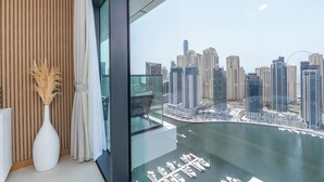 Unclassified image, 4 of 91, button - Stylish 3-bedrooms With an Elegant Dining Area in the Heart of Dubai Marina (Dubai)